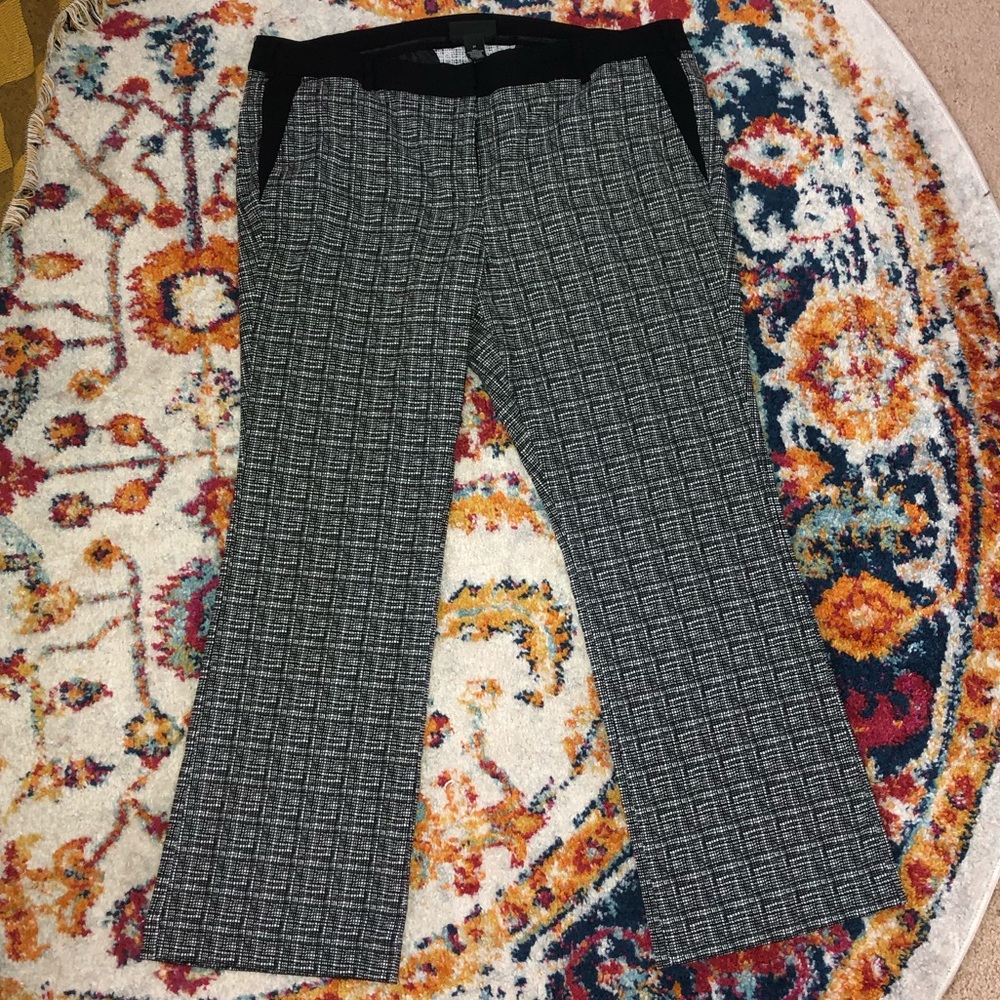 Women’s plus size black & white print dress pants